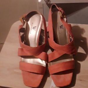Peaches to orange color Worthington sandal wedges